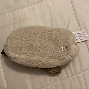NWT Lululemon Wear Everywhere Sherpa Fleece Belt Bag - Natural Ivory/Trench